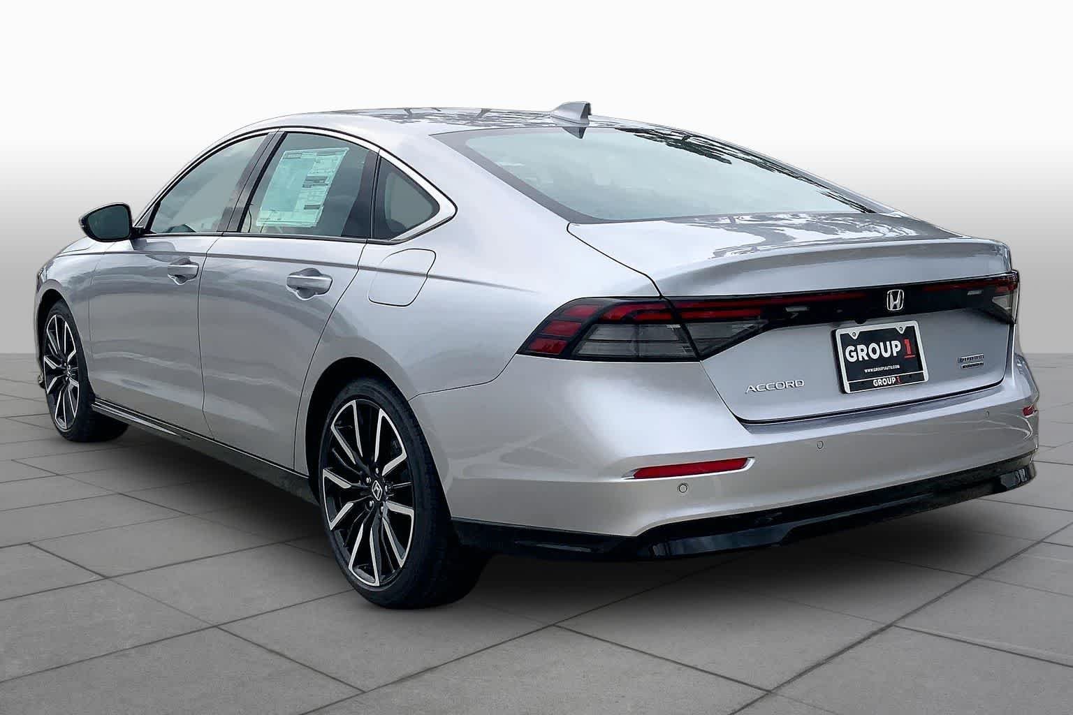 New 2026 Solar Silver Metallic Honda Touring Hybrid image 11