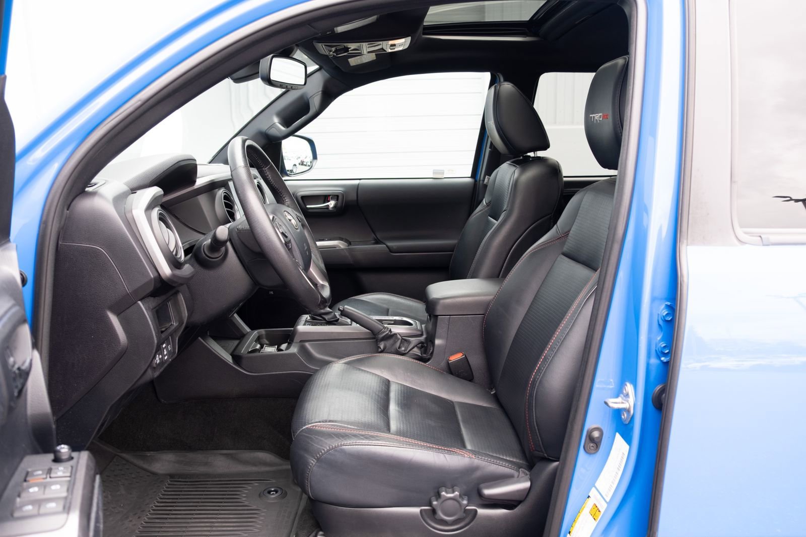 Used 2019  Toyota SR image 11