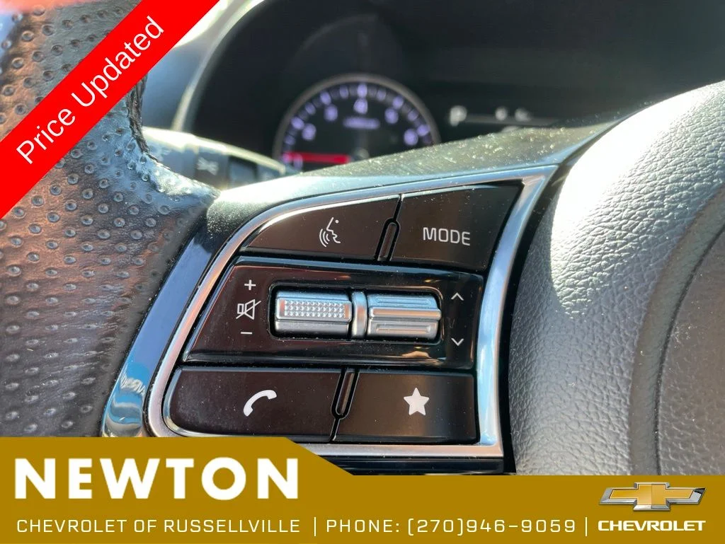 Used 2023 White Kia GT-Line image 14