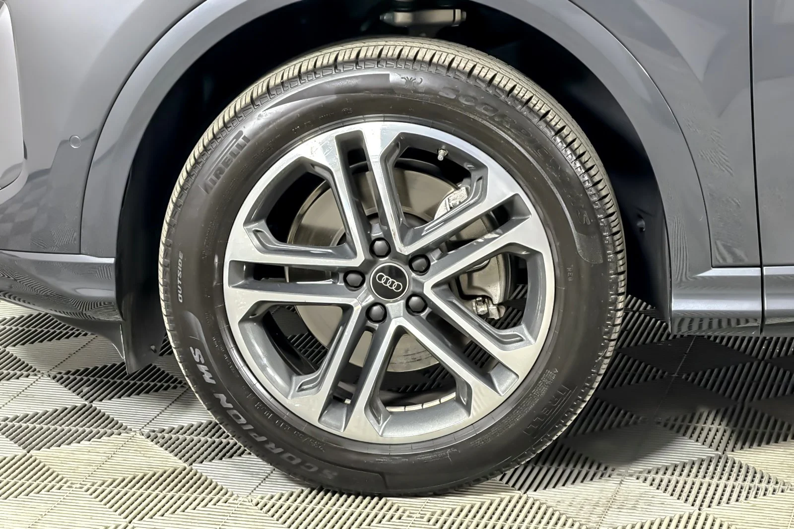 Used 2025 Tambora Gray Metallic Audi Premium Plus 2.0 TFSI quattro image 24