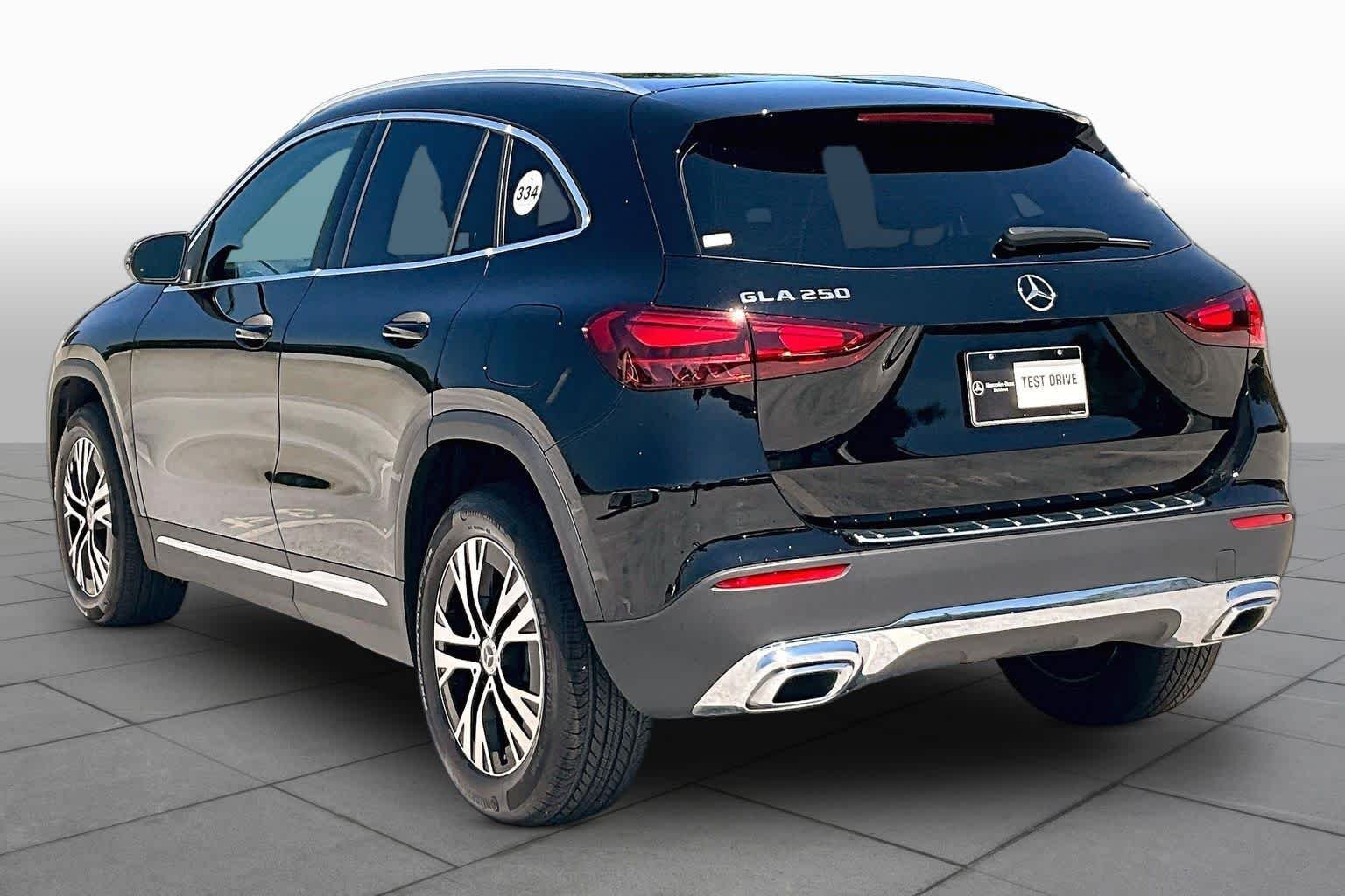 Used 2026 Night Black Mercedes-Benz GLA 250 image 11