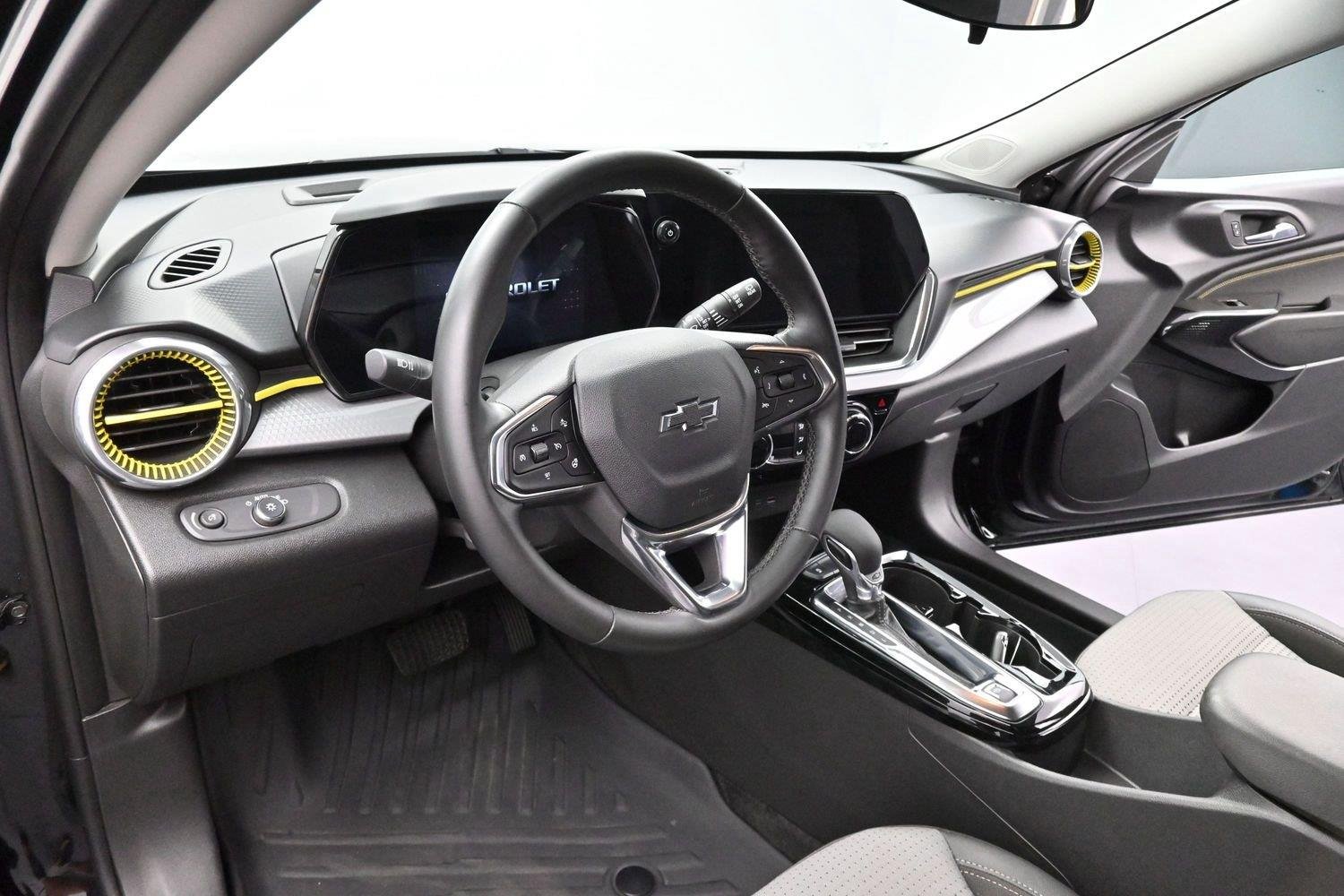 Used 2024 Mosaic Black Metallic Chevrolet LT image 15