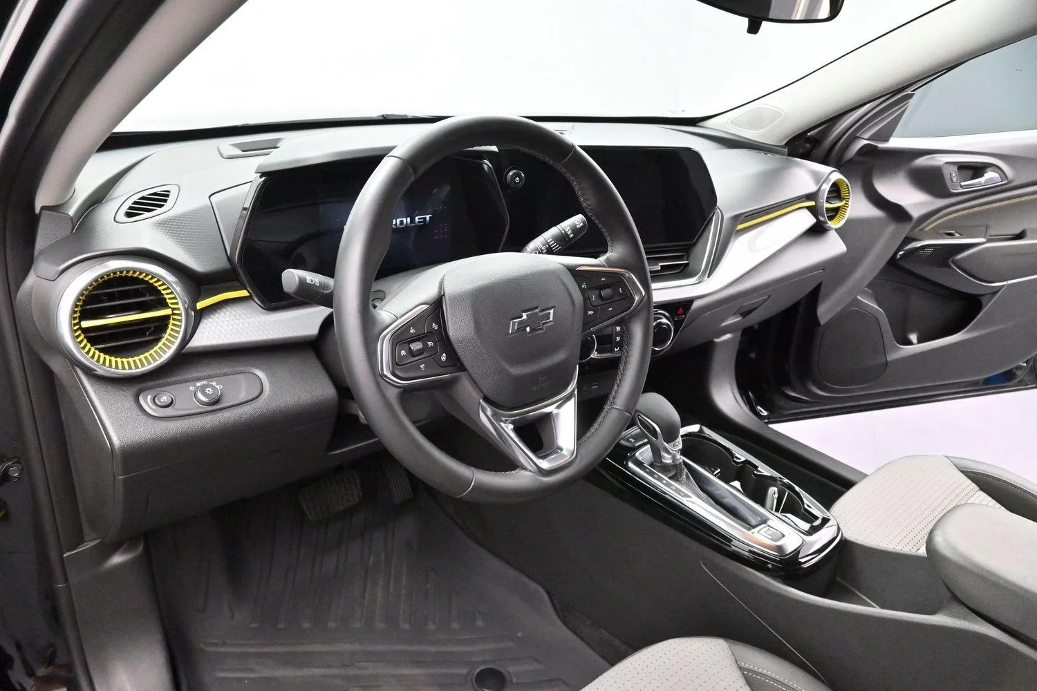 Used 2024 Mosaic Black Metallic Chevrolet LT image 15