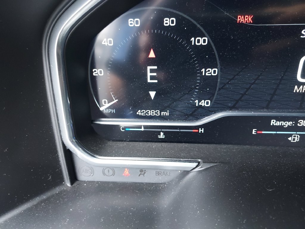 Used 2022 White GMC AT4 image 19
