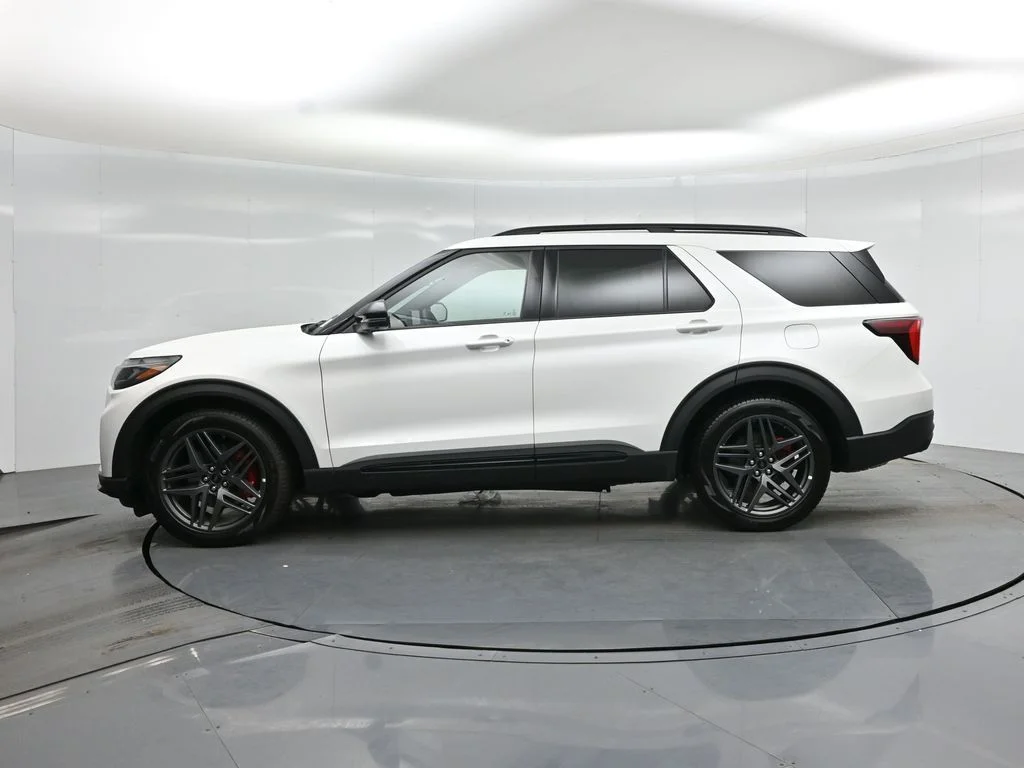 New 2026 Star White Metallic Tri-Coat Ford ST image 31