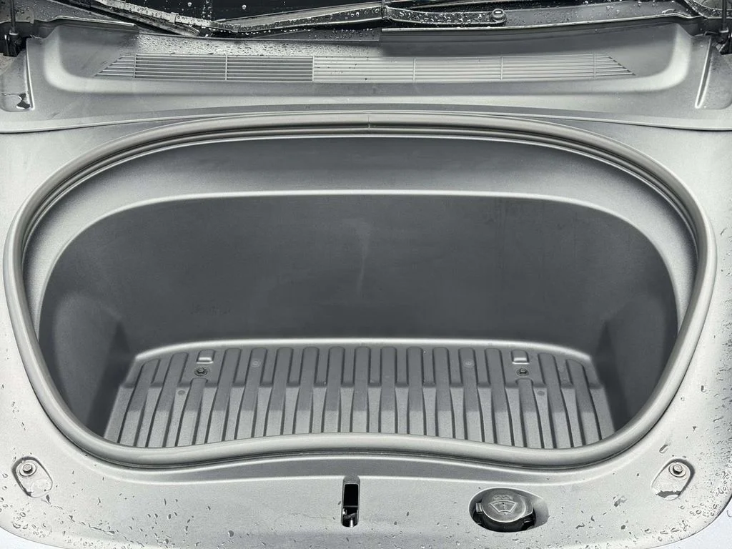 2025 Tesla Model 3 Long Range - Photo 11