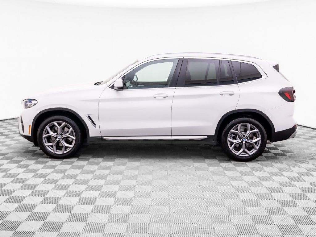 Used 2024 Alpine White BMW xDrive30i image 2