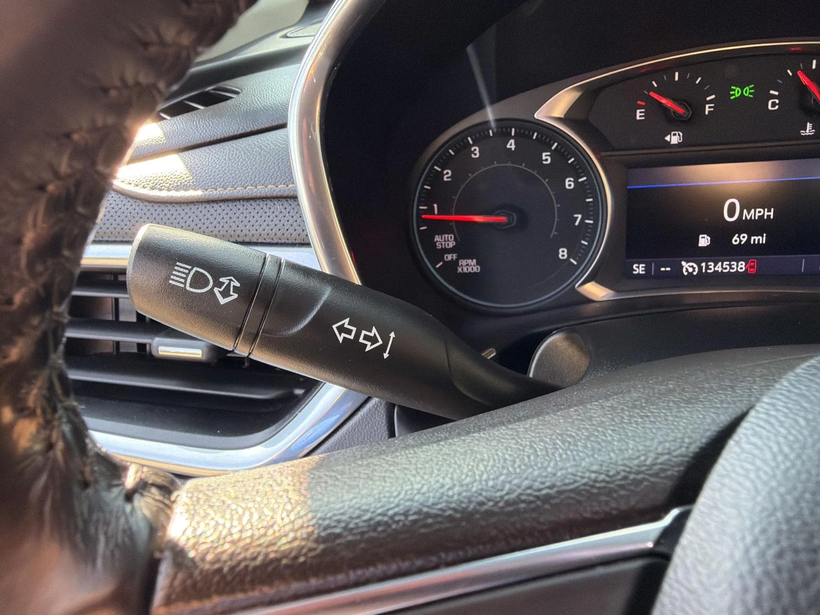 Used 2019 Iridescent Pearl Tricoat Chevrolet Premier image 23