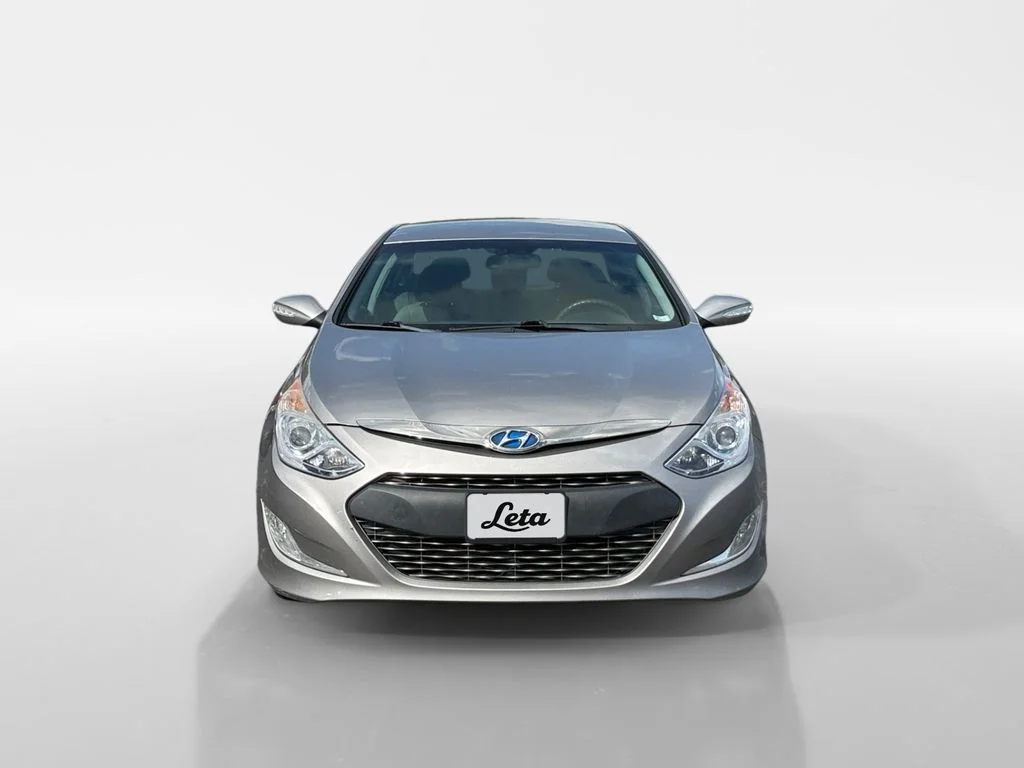Used 2012 Hyper Silver Metallic Hyundai Base image 8