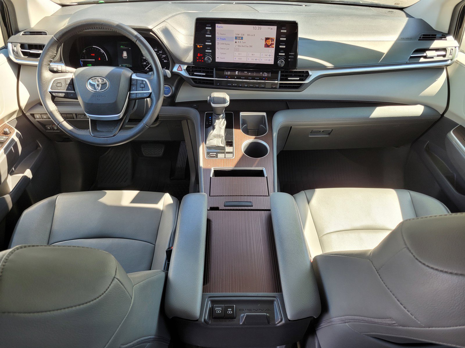 Used 2021  Toyota XLE image 15