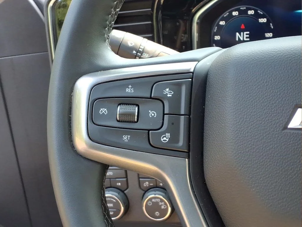 Used 2025 Black Chevrolet LT image 10