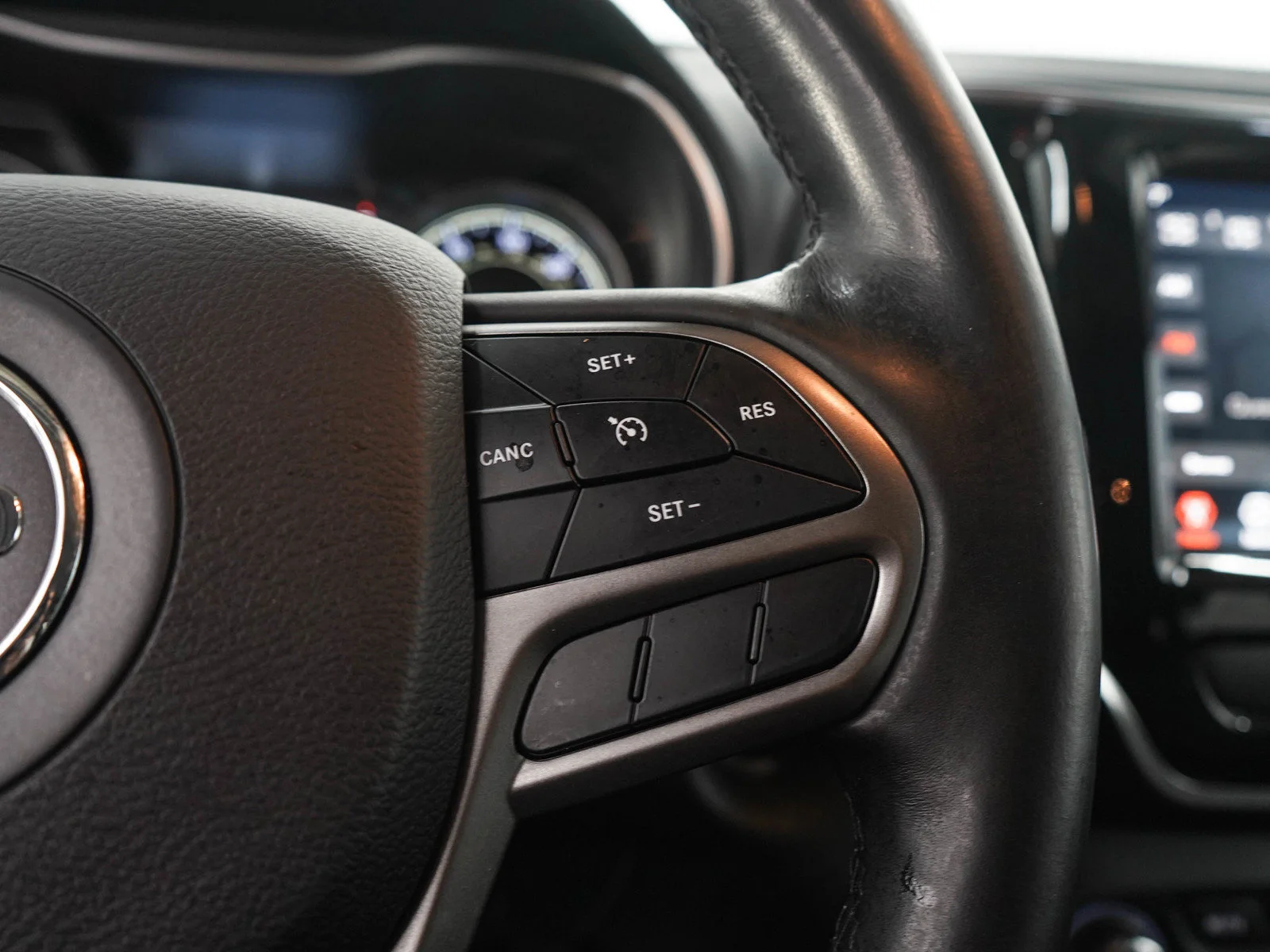 Used 2019 Bright White Clearcoat Jeep Limited image 27