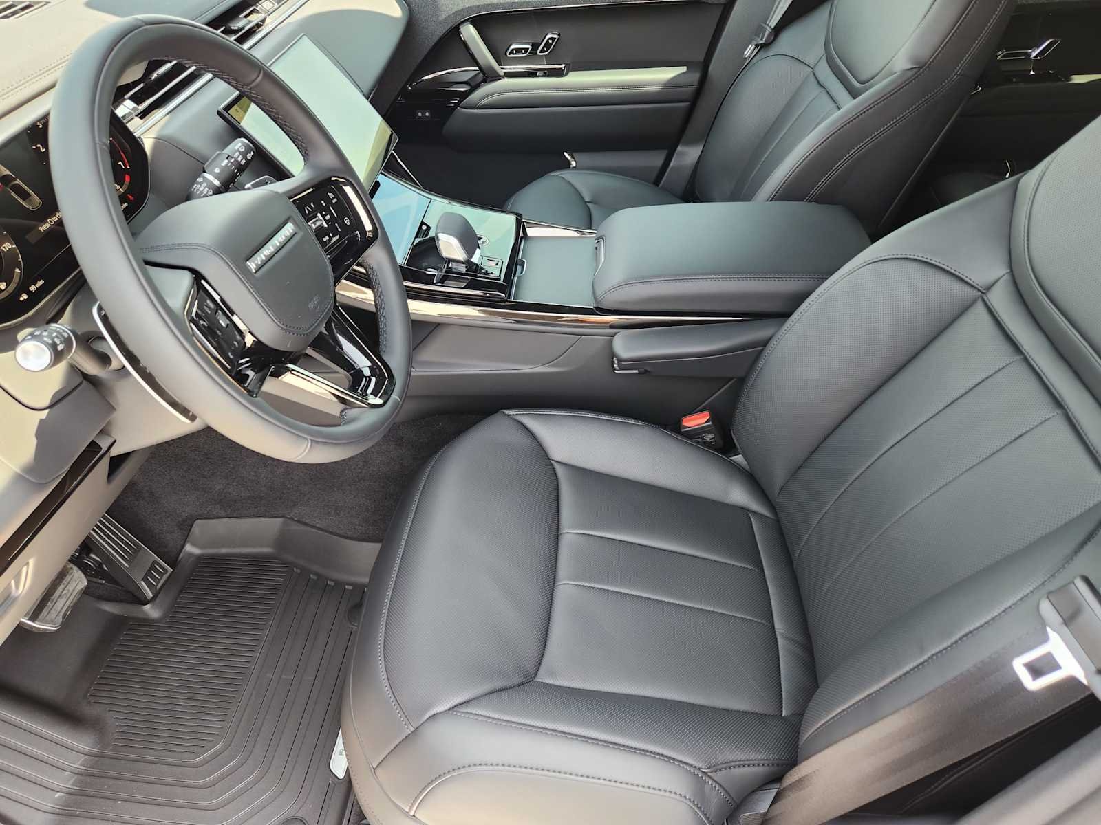 New 2026 Borasco Grey LAND ROVER Dynamic SE image 12