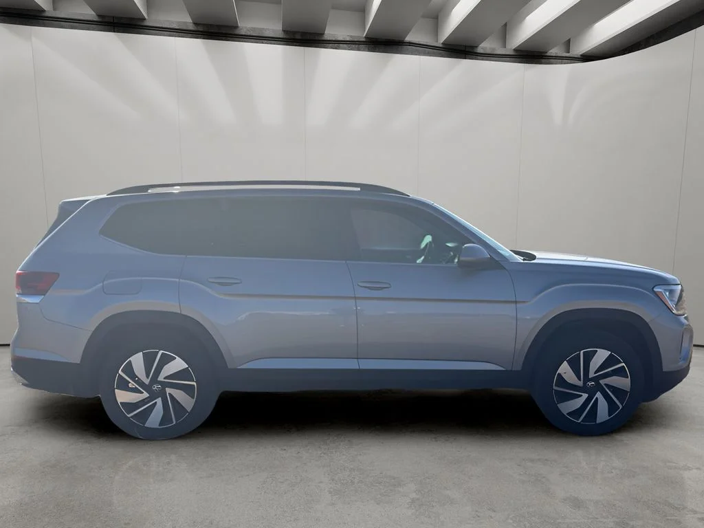 Used 2025 Silver Mist Metallic Volkswagen SE w/Technology 4Motion image 11