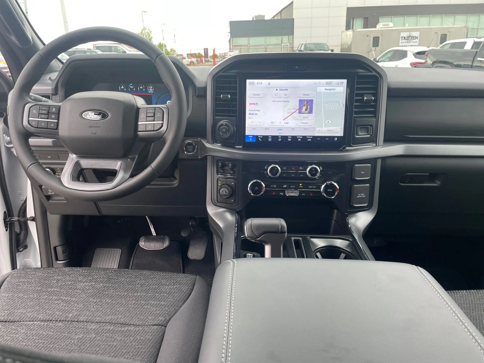 New 2026 Oxford White Ford XLT image 19