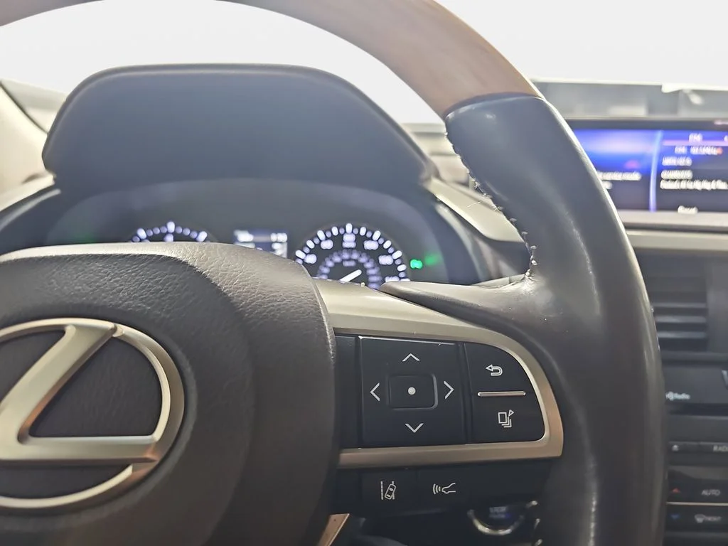Used 2018 White Lexus 350L image 20