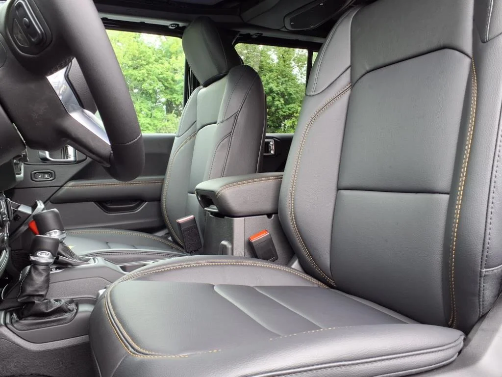 2025 Jeep Wrangler 4-Door Sahara - Photo 13