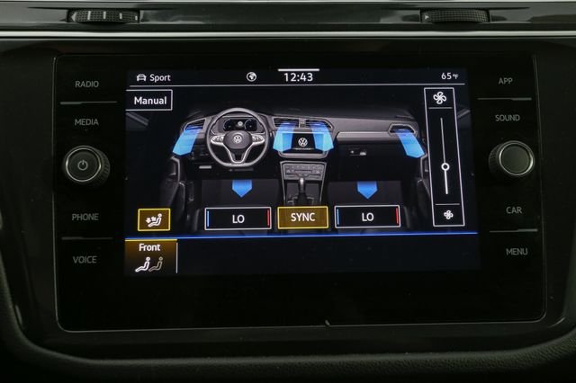 Used 2024  Volkswagen 2.0T SE image 22