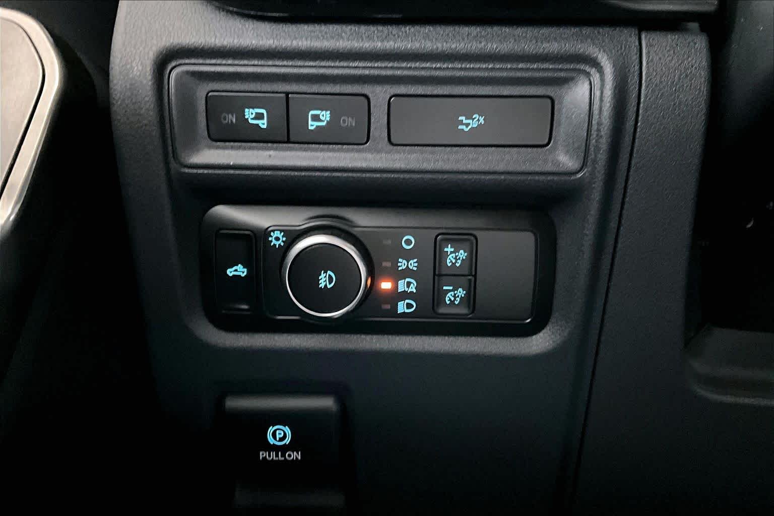 Used 2023 Oxford White Ford XLT image 33