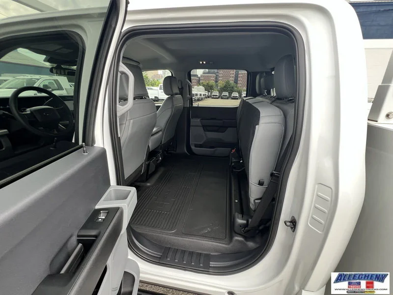 New 2025 Oxford White Ford F-550® XL image 14