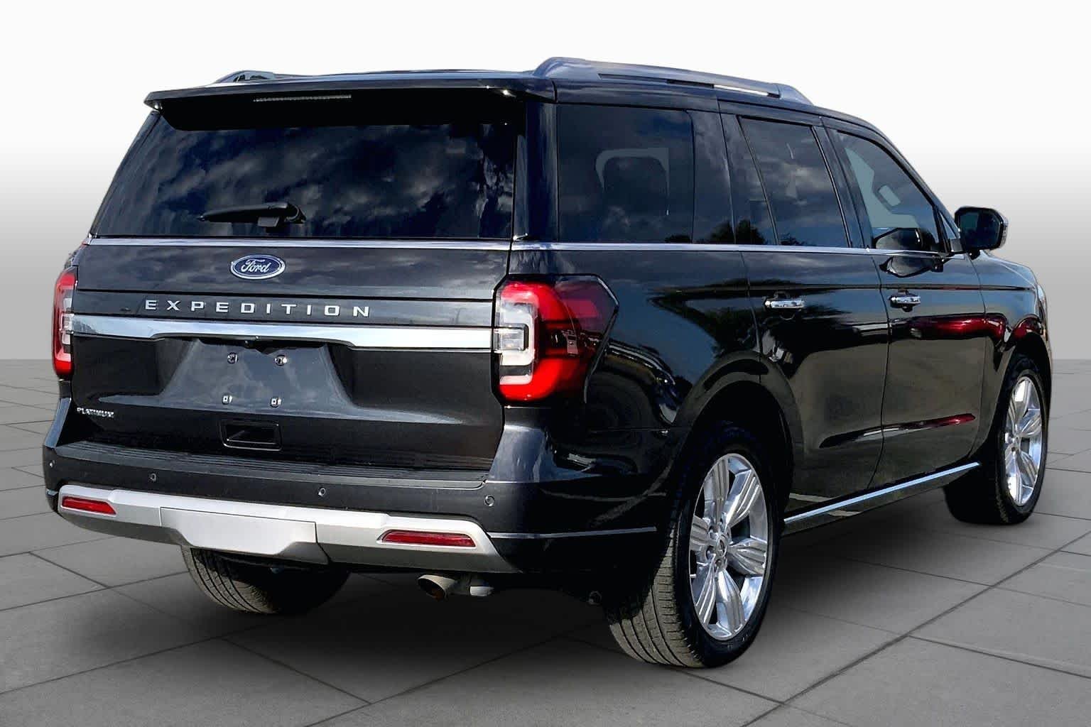 Used 2023 Dark Matter Metallic Ford Platinum image 13