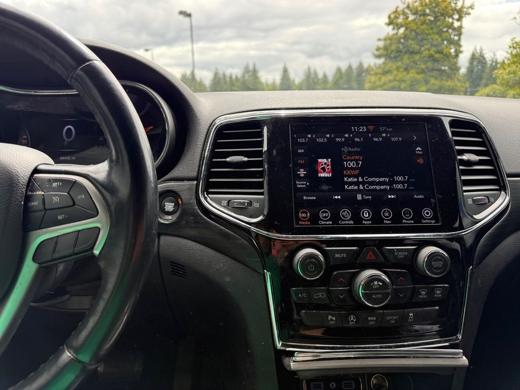 Used 2021 White Jeep Laredo X image 17