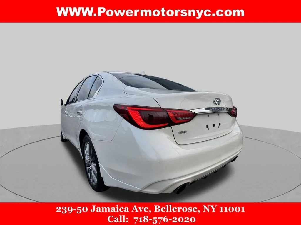 Used 2018 White INFINITI 3.0t LUXE image 11