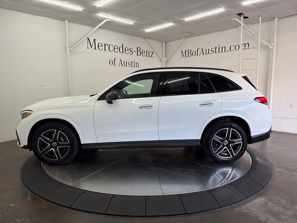 New 2027 White Mercedes-Benz GLC 300 image 4