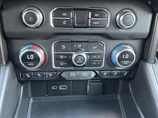 Used 2023 Blue GMC AT4 image 33