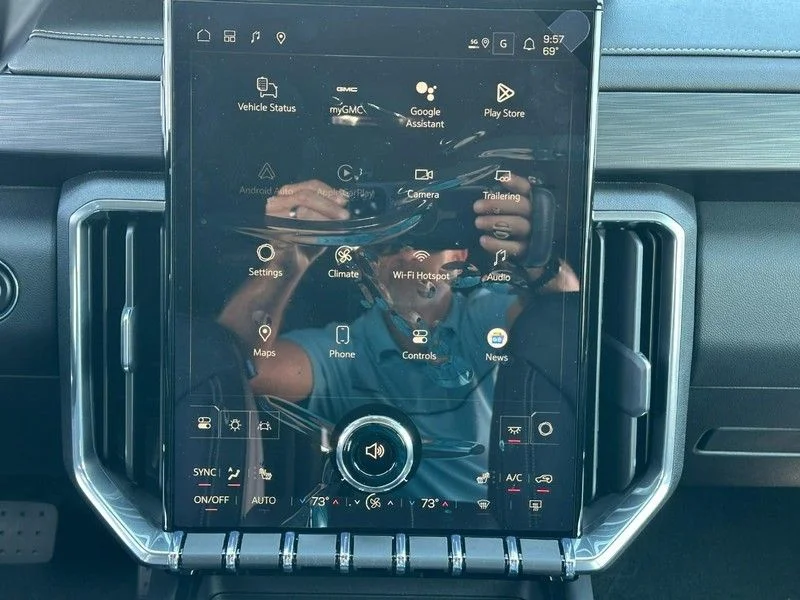 New 2026 Glacier White Tricoat GMC Elevation image 10