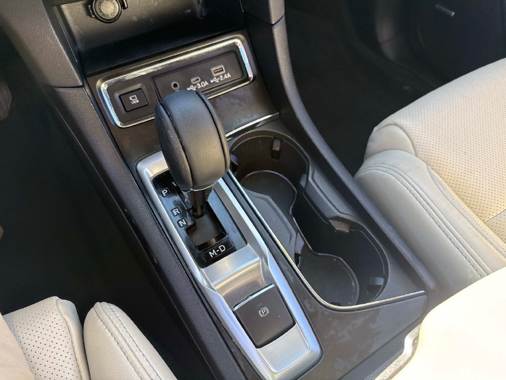 Used 2025 White Subaru Limited image 27