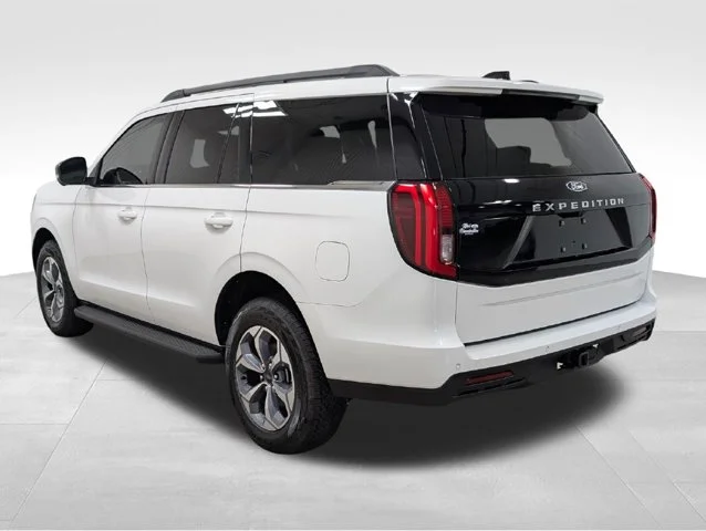 New 2027 Star White Metallic Tri-Coat Ford Active image 56