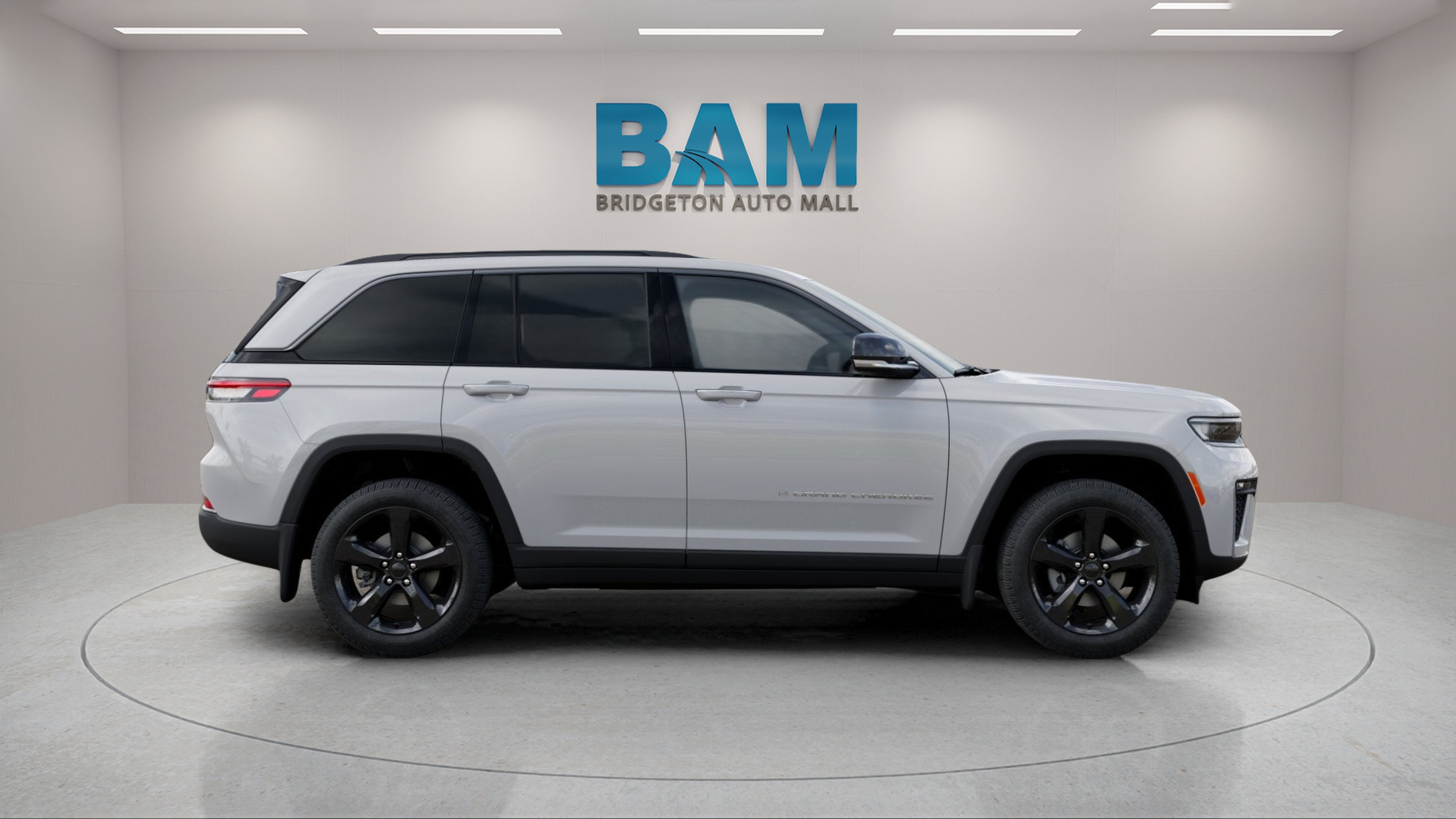New 2026 Bright White Clear-Coat Exterior Paint Jeep Limited image 17