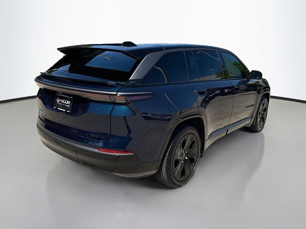 Used 2024 Fathom Blue Pearlcoat Jeep Launch Edition image 7