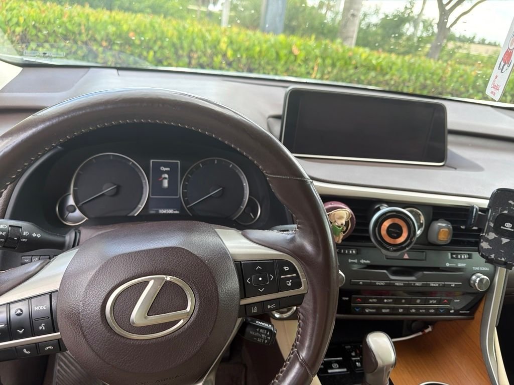Used 2017  Lexus  image 1
