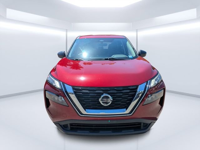 Used 2021 Red Nissan S image 8