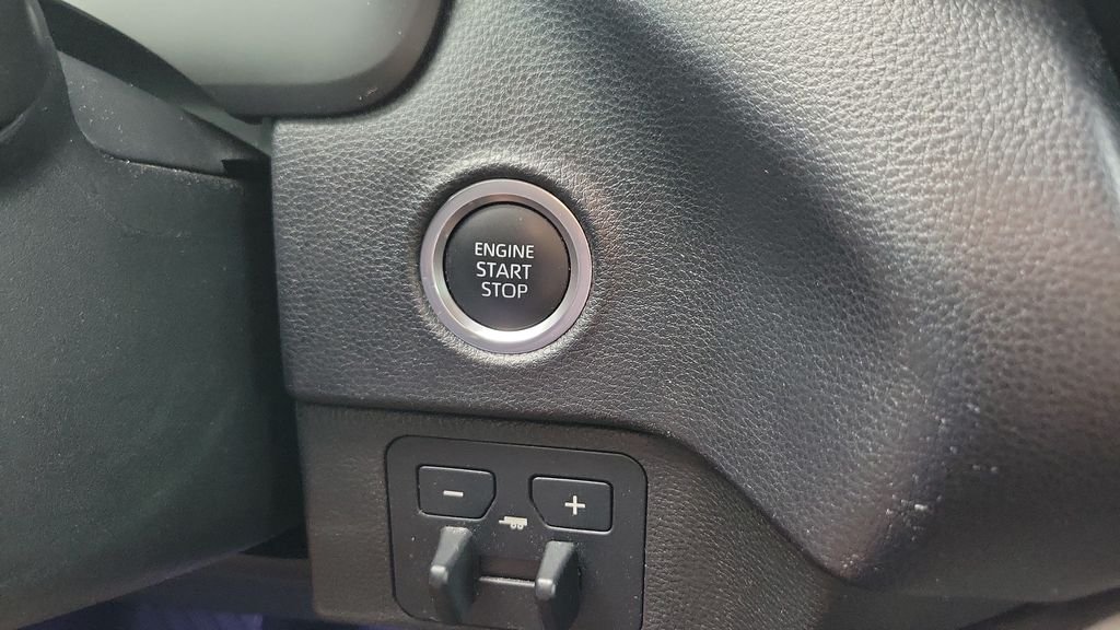 Used 2023 Silver Toyota SR5 image 22