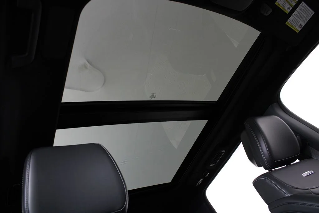 New 2027 Star White Metallic Tri-Coat Ford Platinum image 22