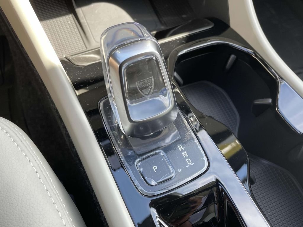 2026 Volvo XC40 Plus - Photo 23