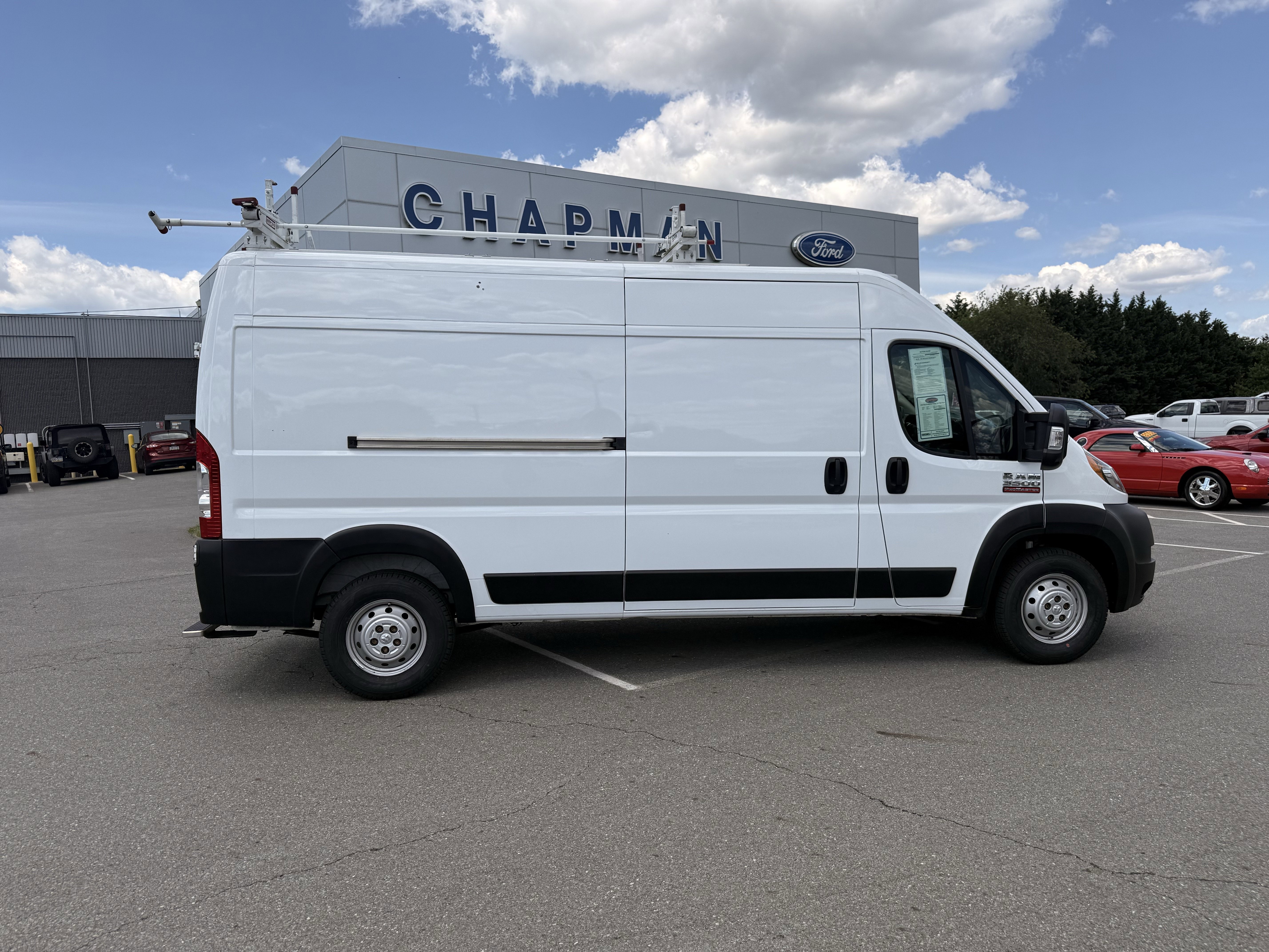 Used 2022 White Ram High Roof image 8