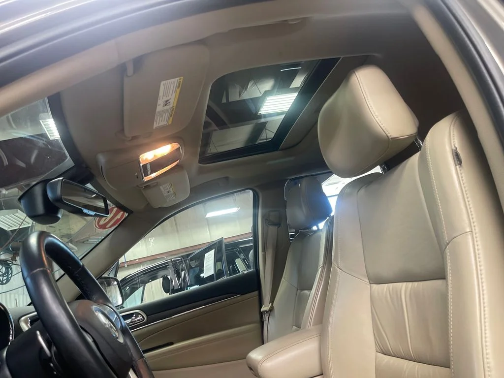 Used 2016 Beige Jeep Limited image 13