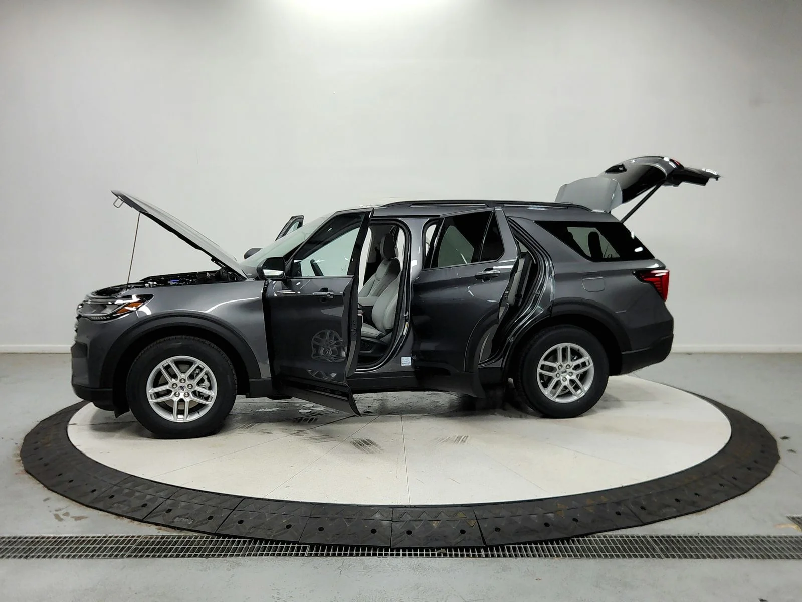 New 2026 Carbonized Gray Metallic Ford Active image 13