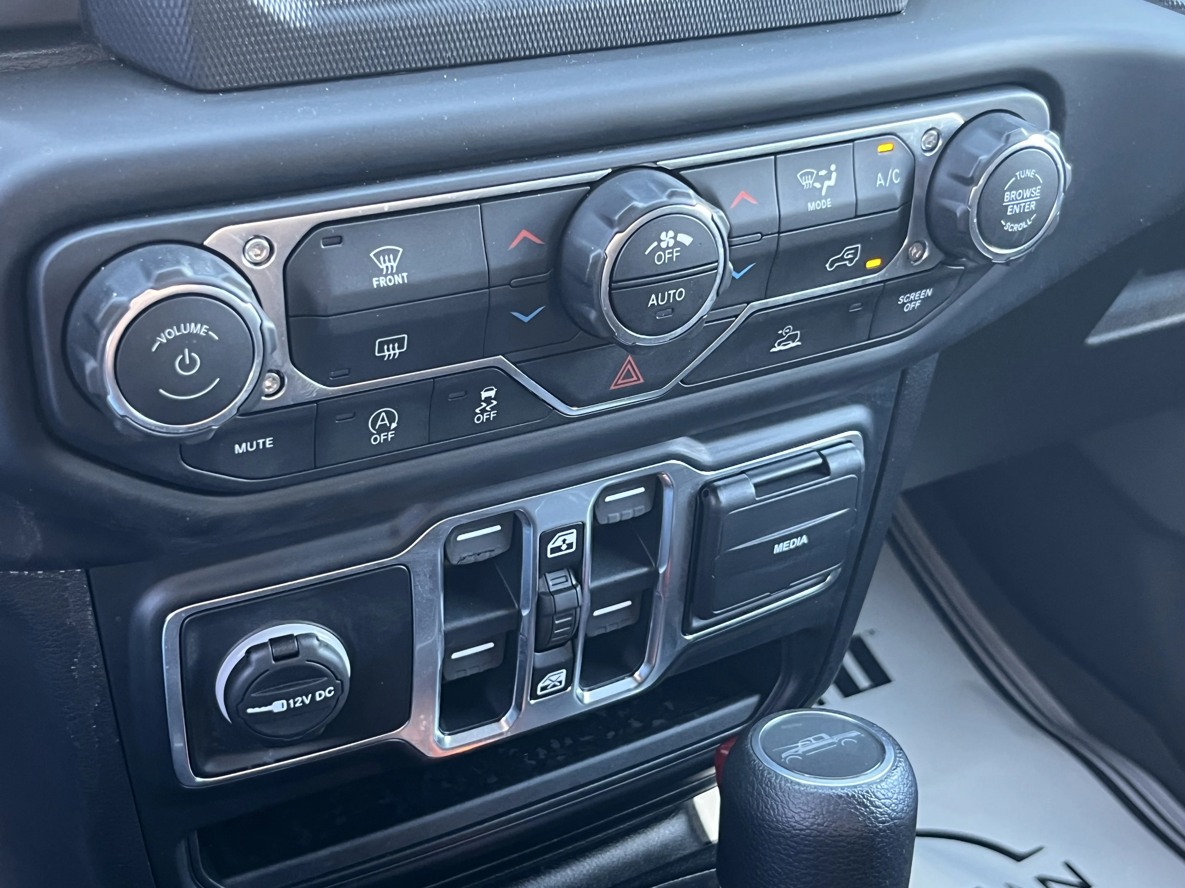 Used 2020 Billet Silver Metallic Jeep Sport image 30