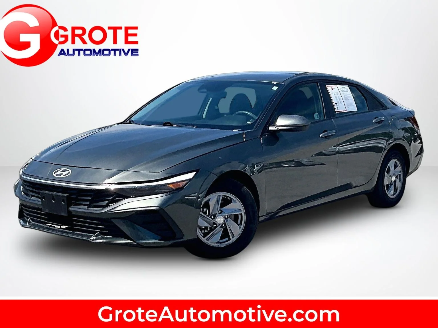 Used 2024 Gray Hyundai SE image 1