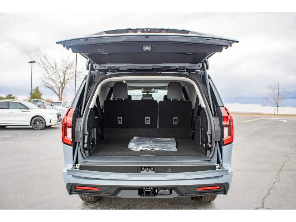 New 2026 GLACIER GRAY METALLIC Ford Active image 11