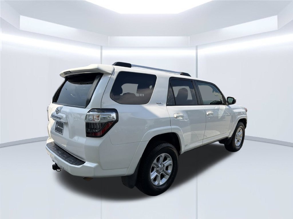 Used 2019 White Toyota SR5 image 7