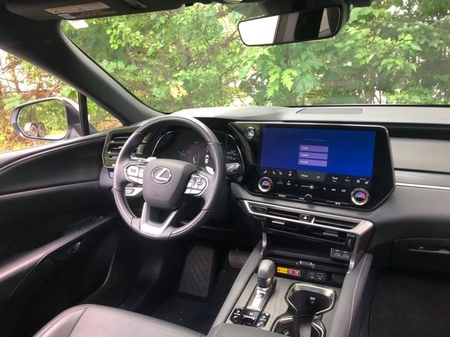 Used 2025 White Pearl Lexus 350 Premium image 15