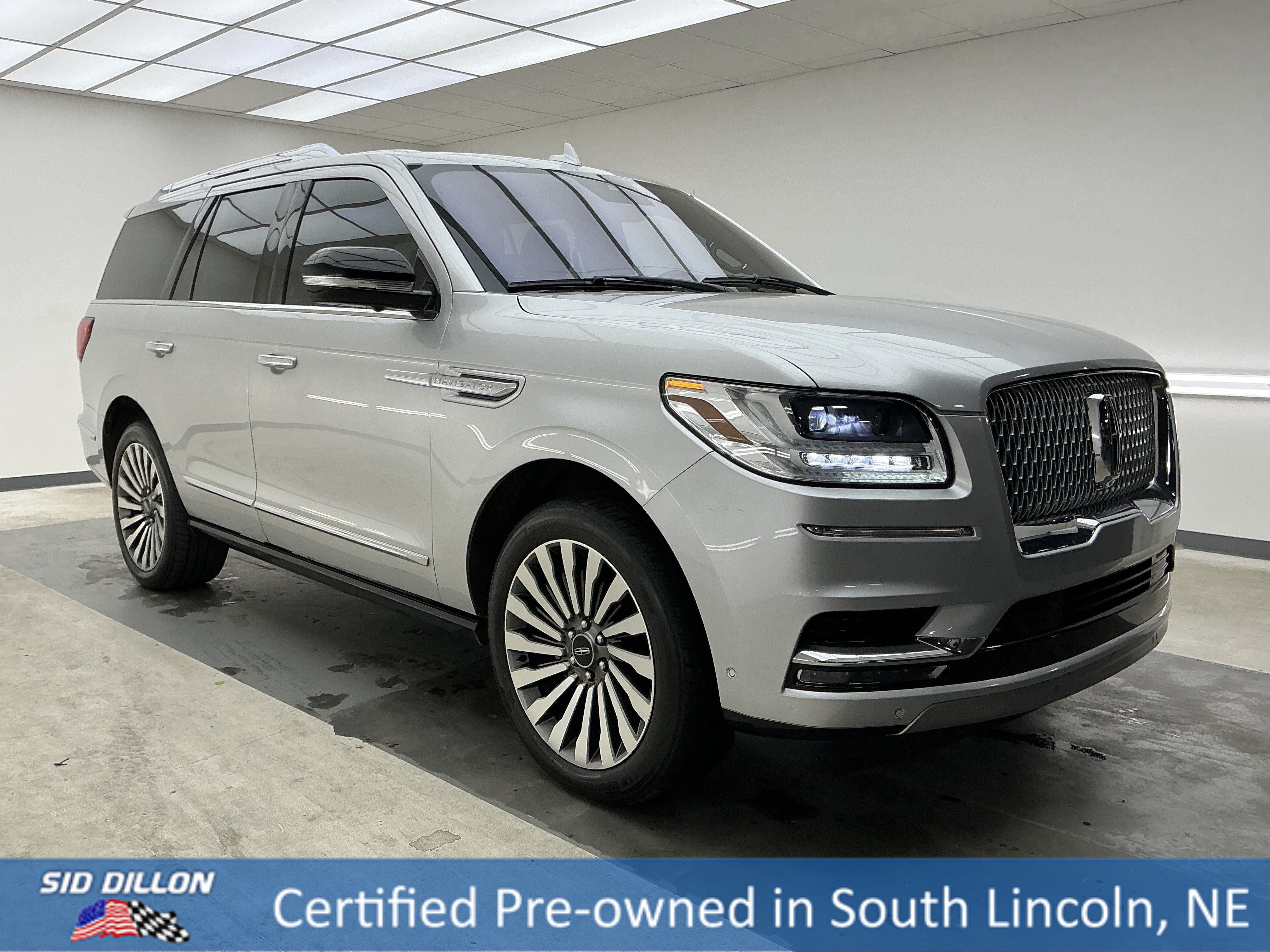 Certified Used 2018 Gray Lincoln Reserve image 3