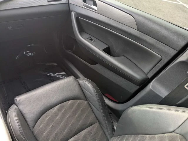 Used 2019 Silver Hyundai Sport image 16