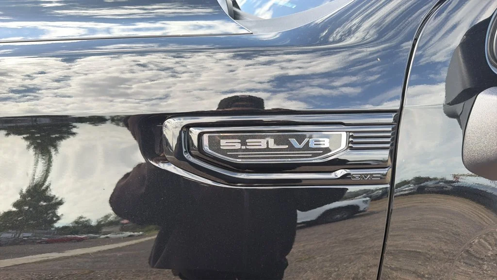New 2026 Onyx Black GMC Elevation image 31